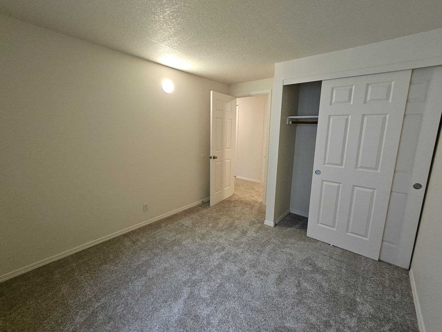 Springfield Apartment: 1250 Rainbow Dr.