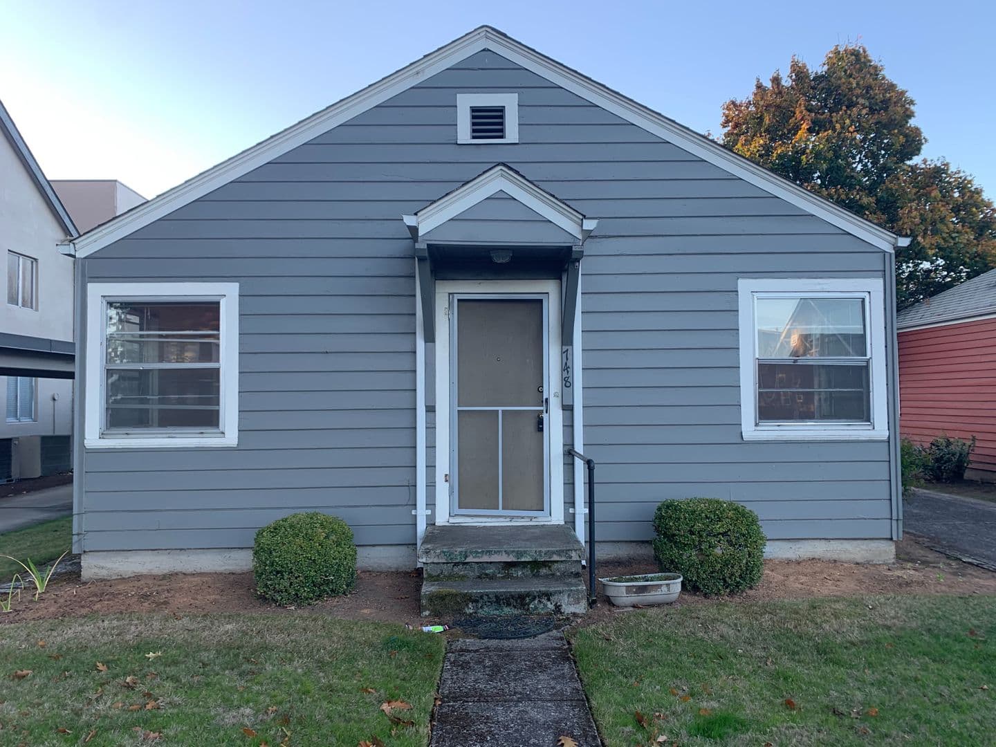 Eugene House: 748 W. 8th