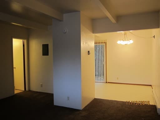 Junction City Apartment: 400 E. 6th Ave.