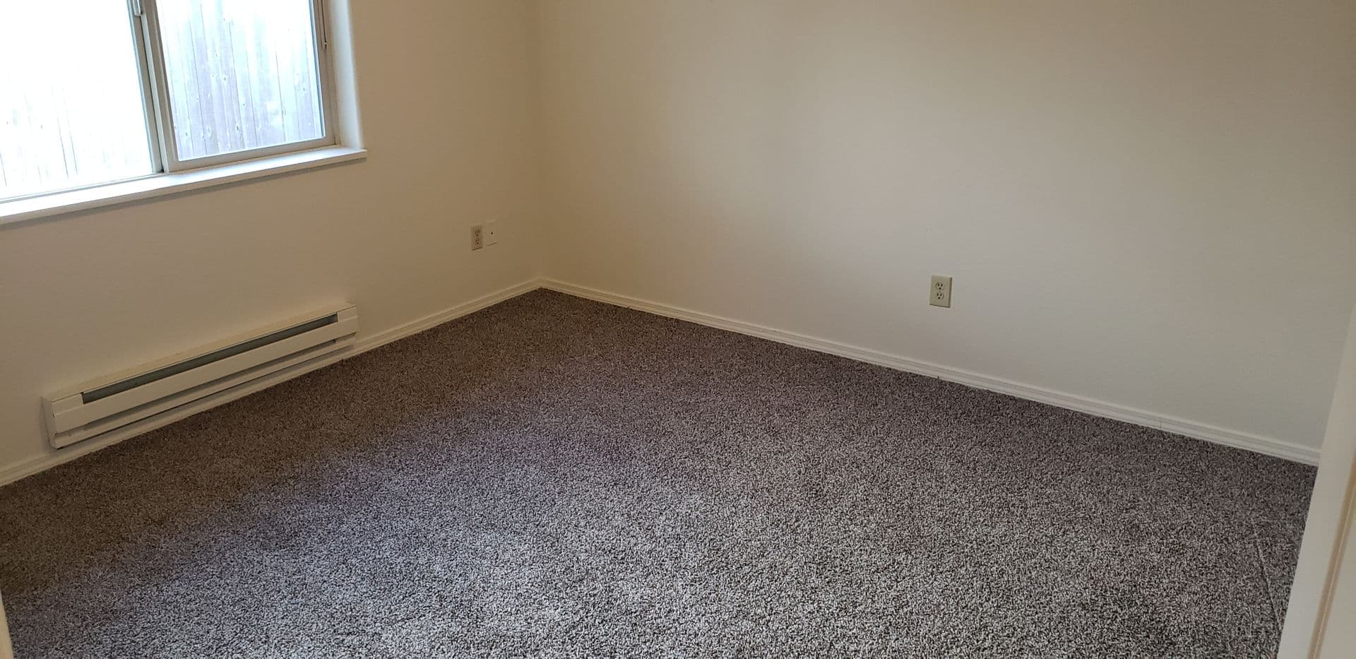Cottage Grove Apartment: 680  Benjamin Ave.