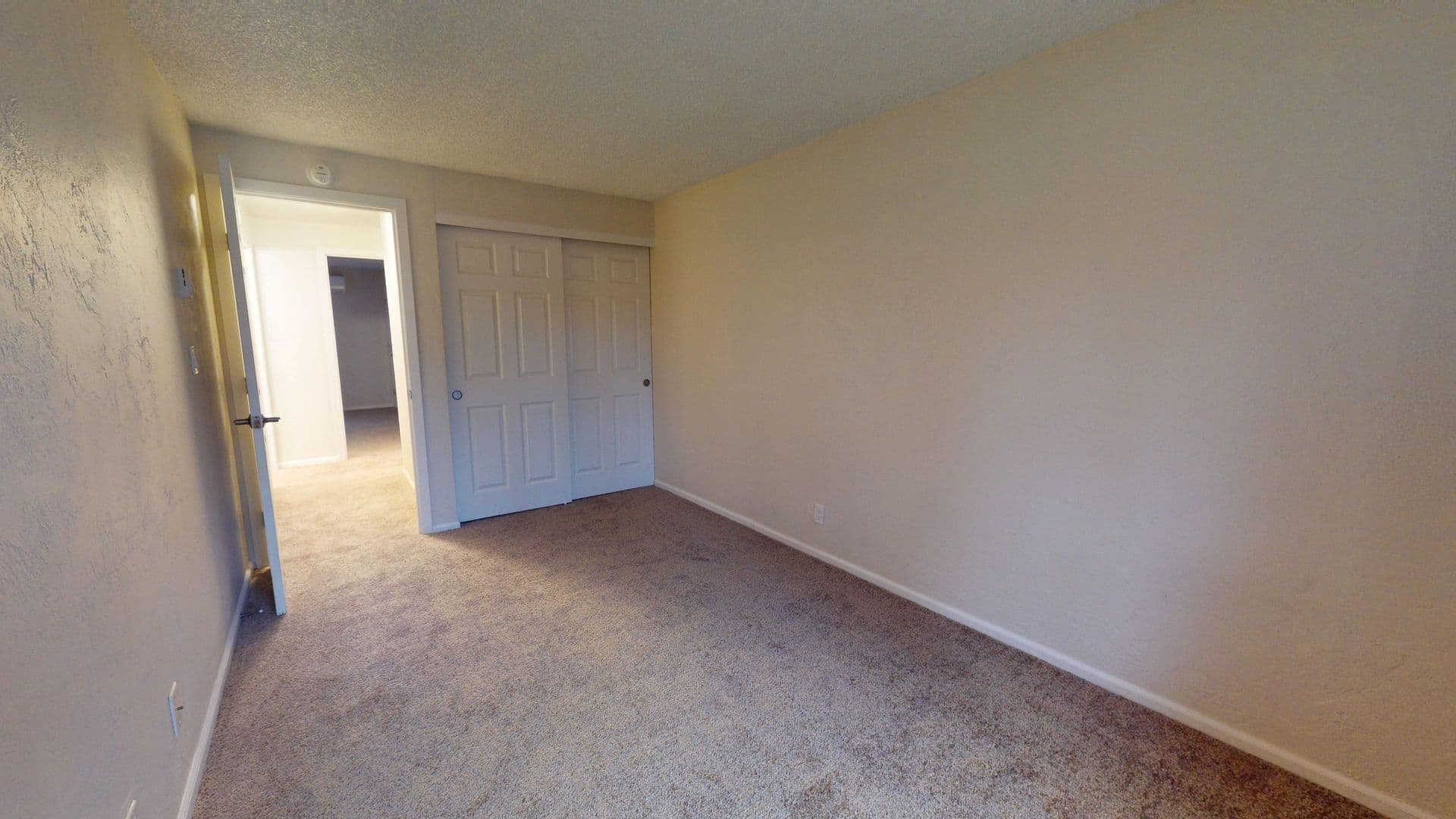 Eugene Apartment: 601 Country Club Rd.