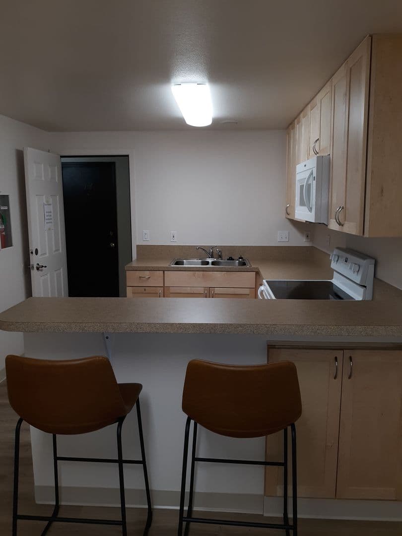 Eugene Apartment: 1475 W. 13th