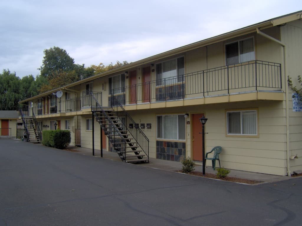 Junction City Apartment: 151-201 Maple Street
