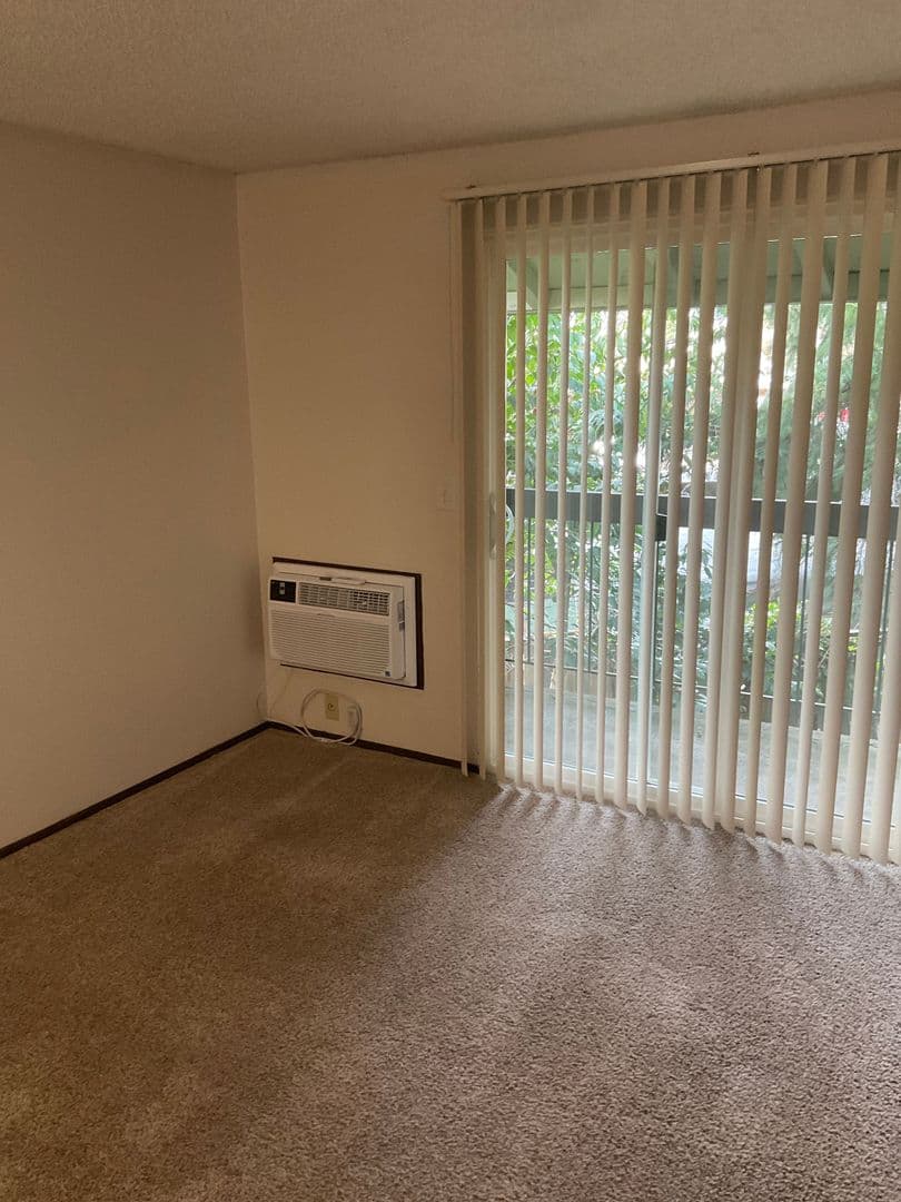 Eugene Apartment: 1475 W. 13th