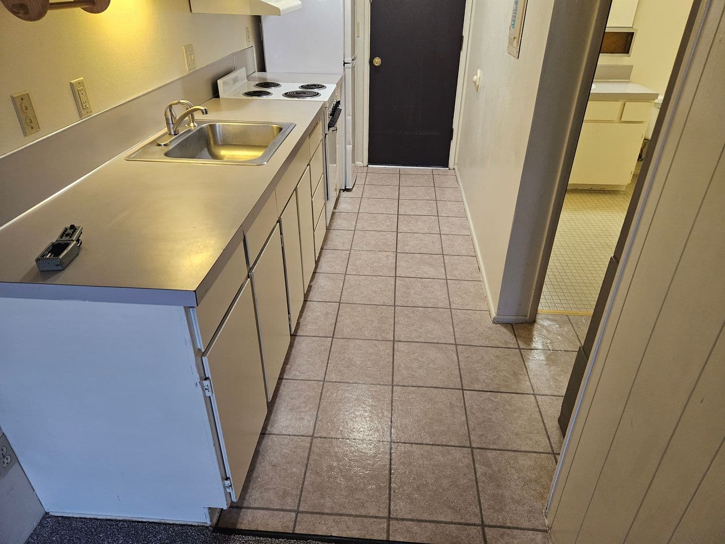Eugene Apartment: 1230 W 7th Ave #03