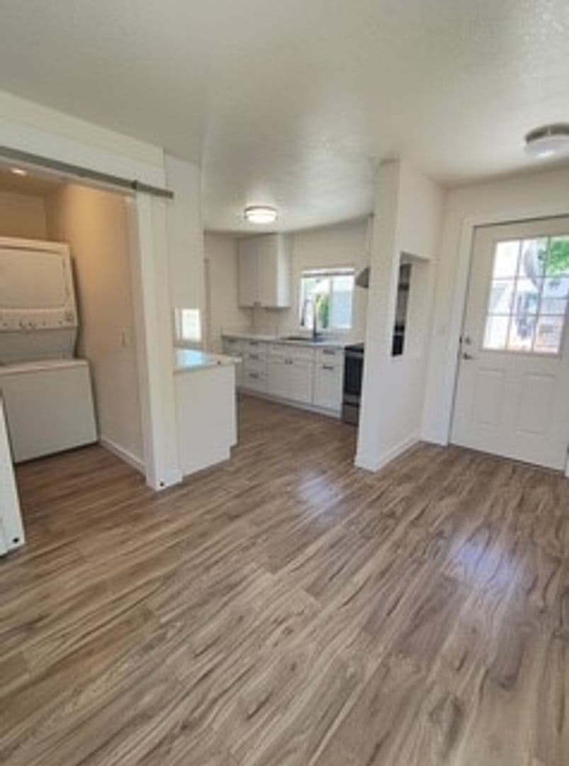 Eugene House: 2680 Edison St.