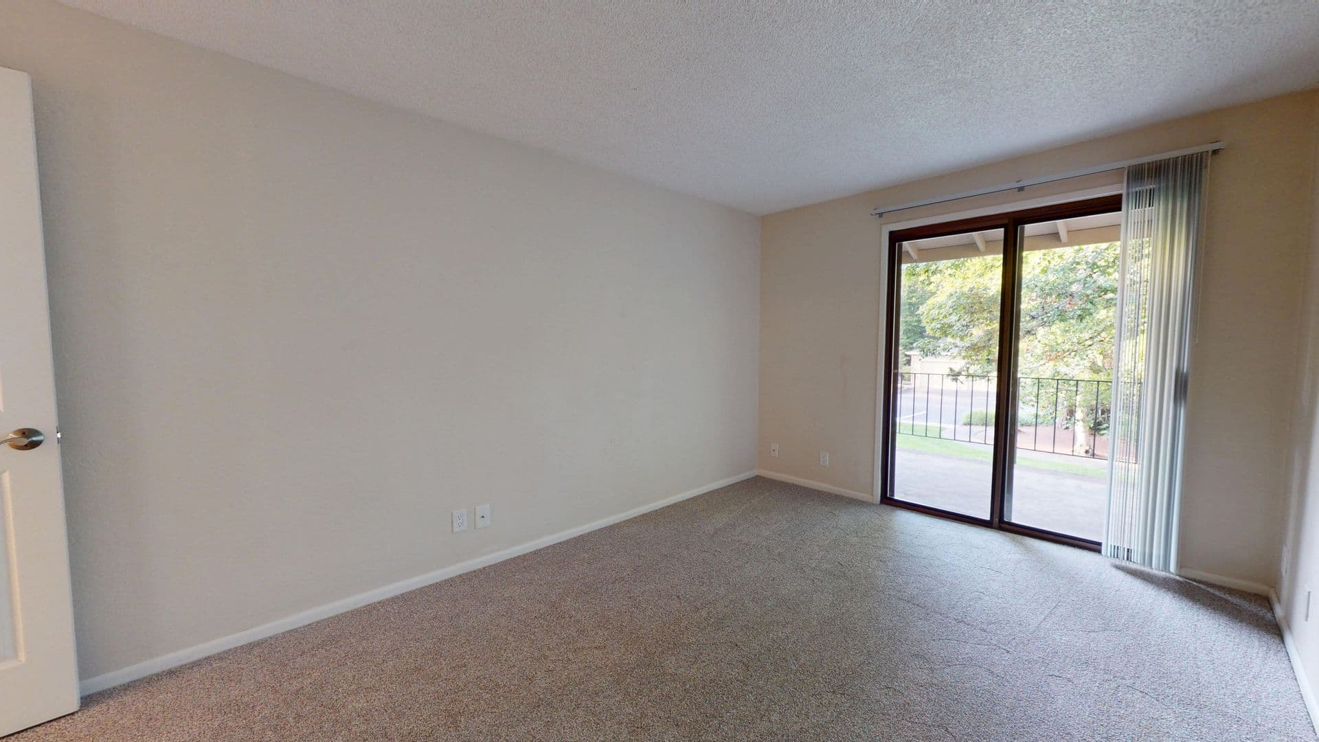 Eugene Apartment: 601 Country Club Rd.
