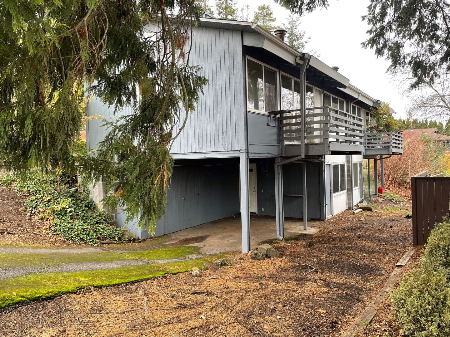 Eugene Apartment: 3985 & 3995 Willamette St.