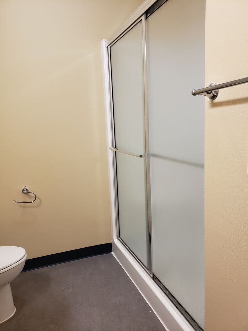 Eugene Apartment: 633 E. 14th Ave. 622 E. 13th Alley