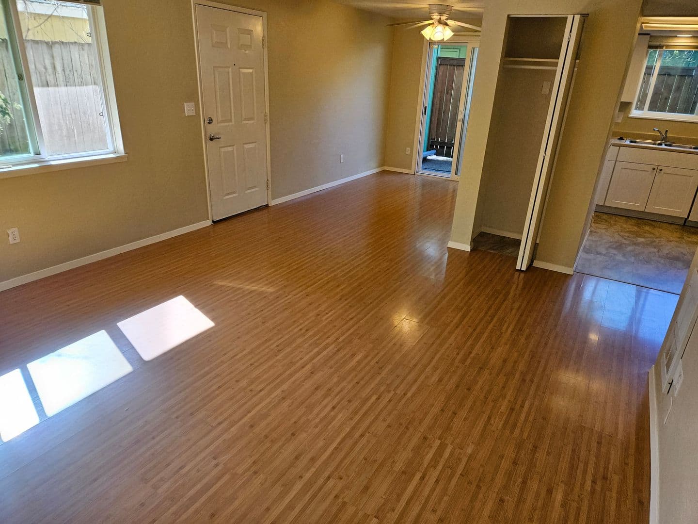 Eugene Apartment: 992 1/2, 996, 1012 W. 4th Ave.