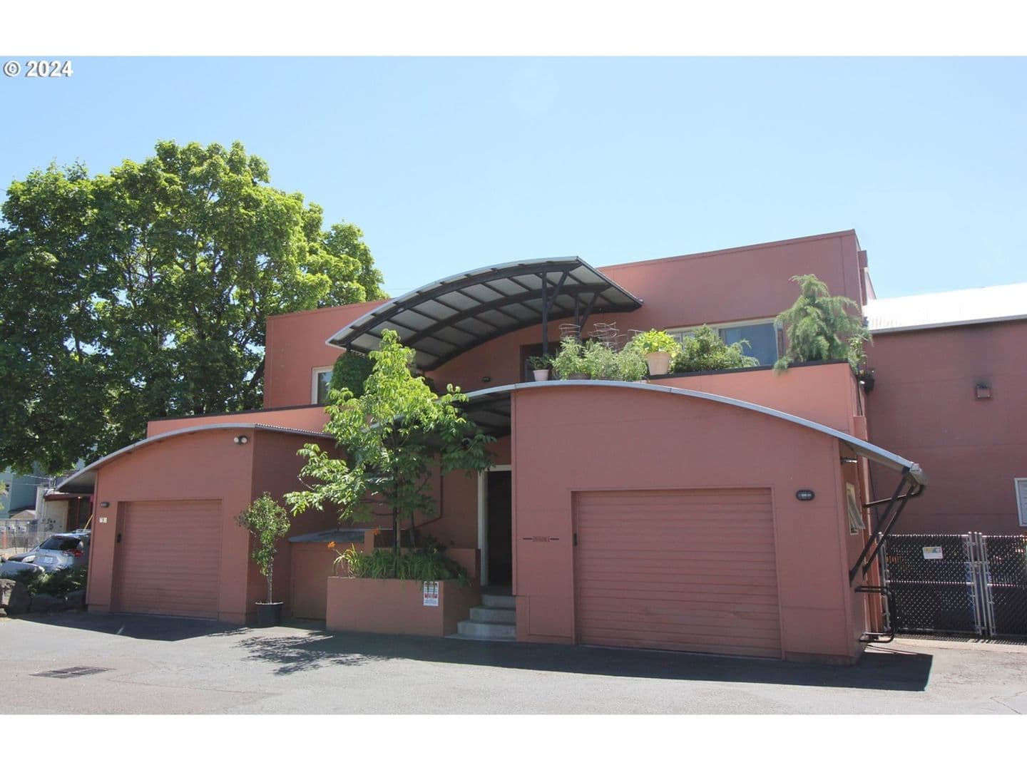 Eugene Apartment: 750 Monroe St.
