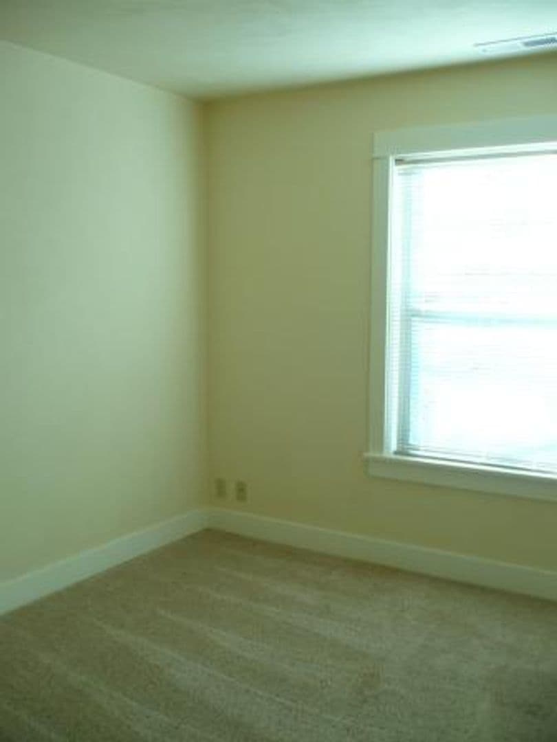Eugene Apartment: 1030, 1040, 1060, 1070 West 11th Ave.