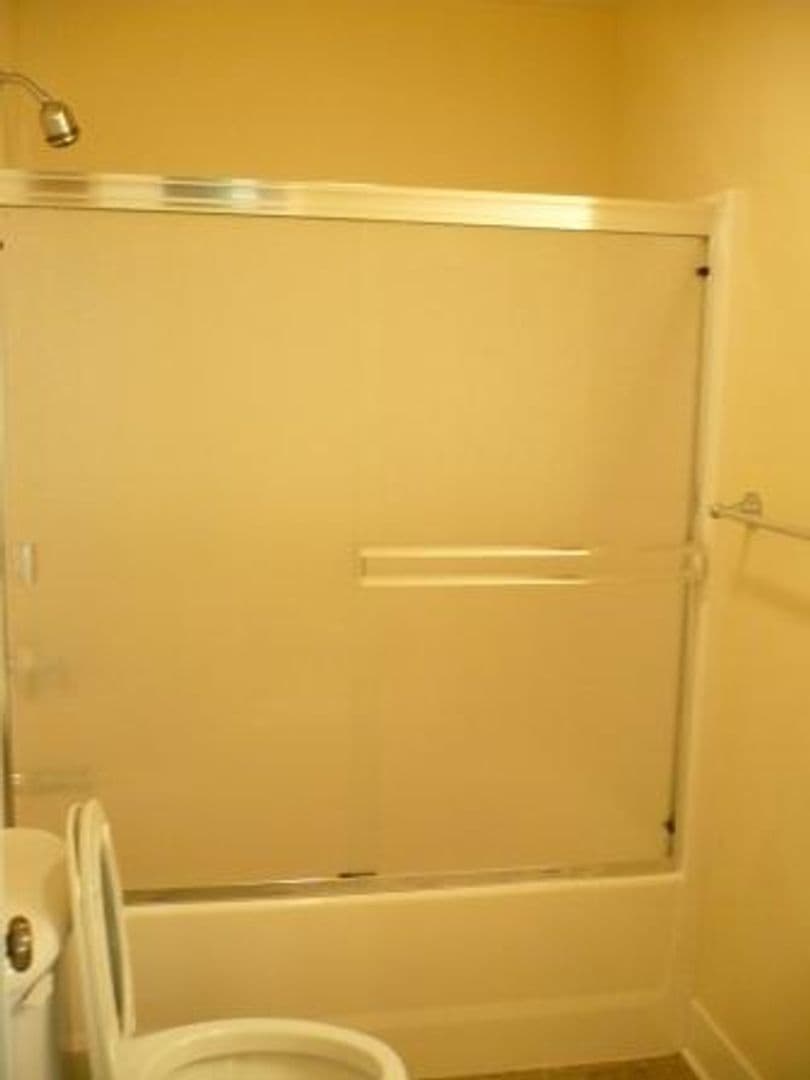 Eugene Apartment: 1030, 1040, 1060, 1070 West 11th Ave.
