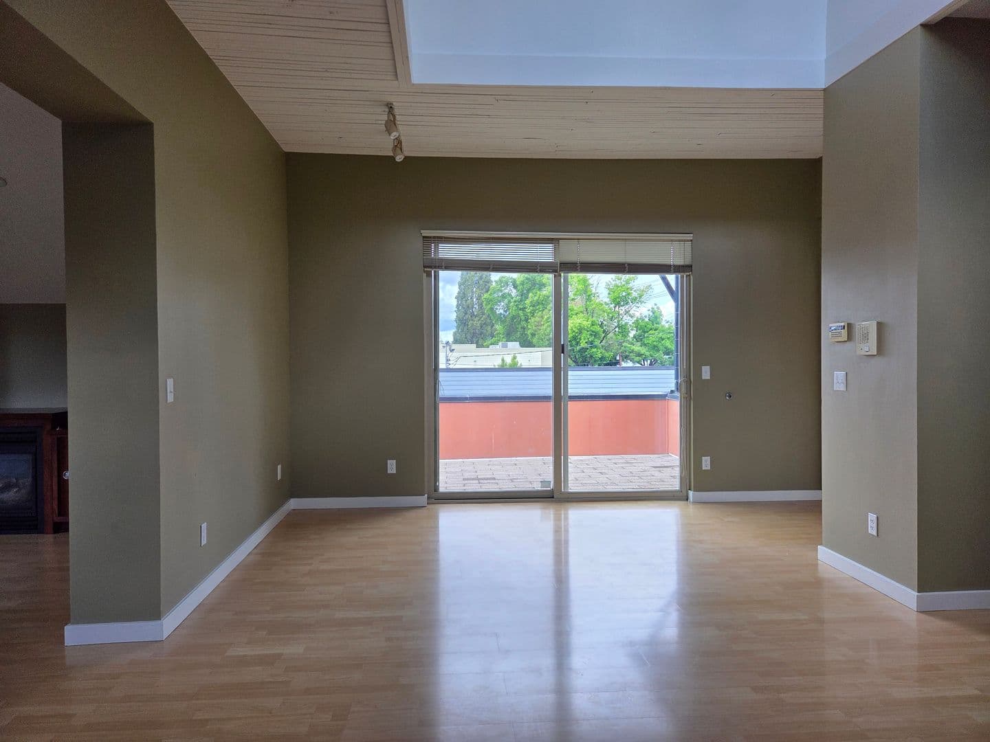 Eugene Apartment: 750 Monroe St.