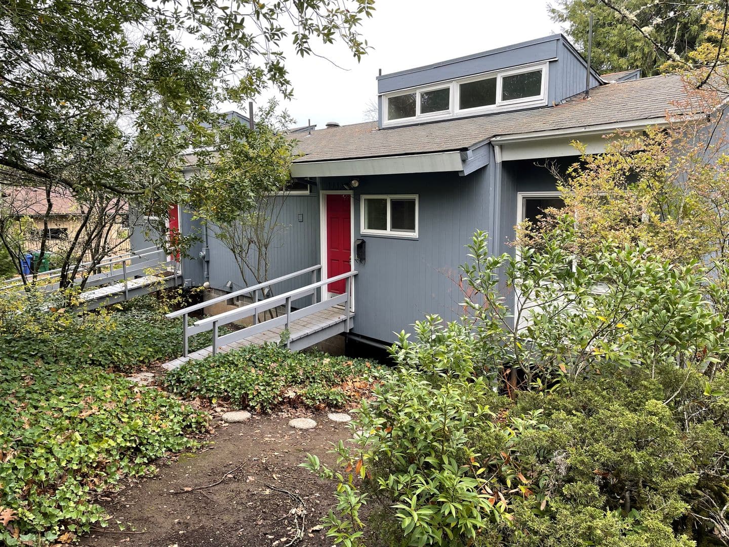Eugene Apartment: 3985 & 3995 Willamette St.