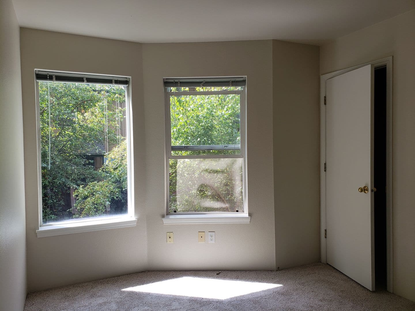 Eugene Apartment: 2001 Garden Ave.