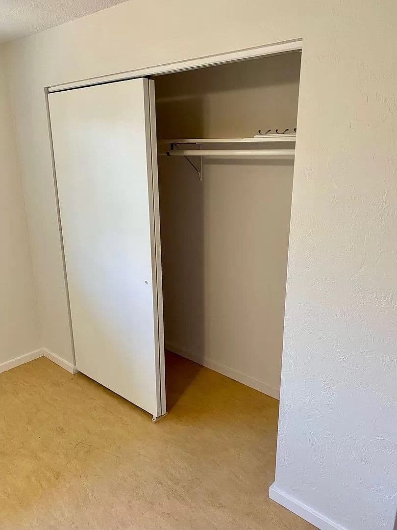 Eugene Apartment: 992 1/2, 996, 1012 W. 4th Ave.