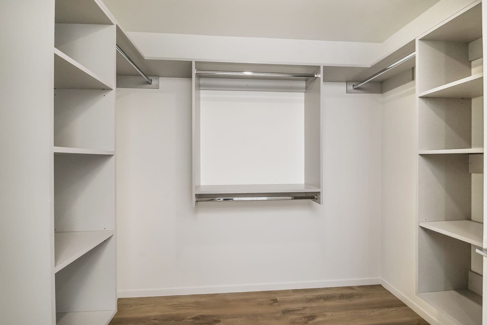 Los Angeles Apartment: 521 N. Gramercy Pl.