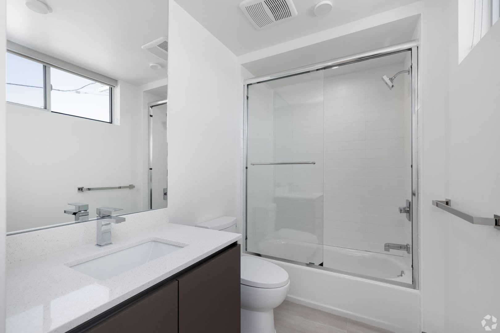 Los Angeles Apartment: 1814 Federal Ave