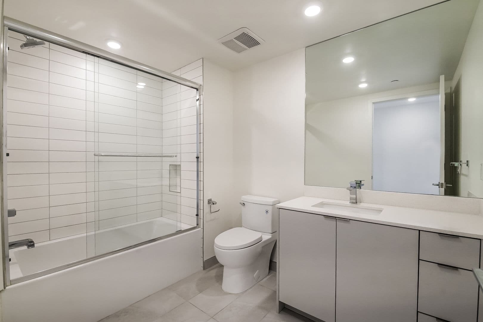 Los Angeles Apartment: 521 N. Gramercy Pl.