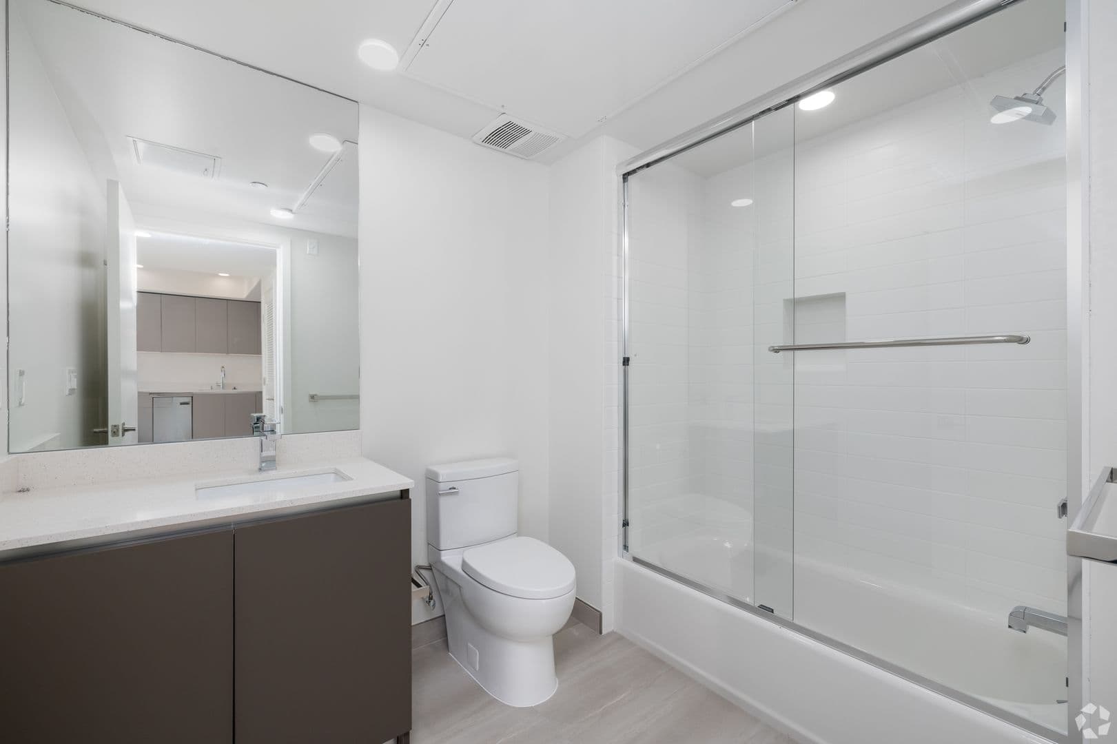 Los Angeles Apartment: 1814 Federal Ave