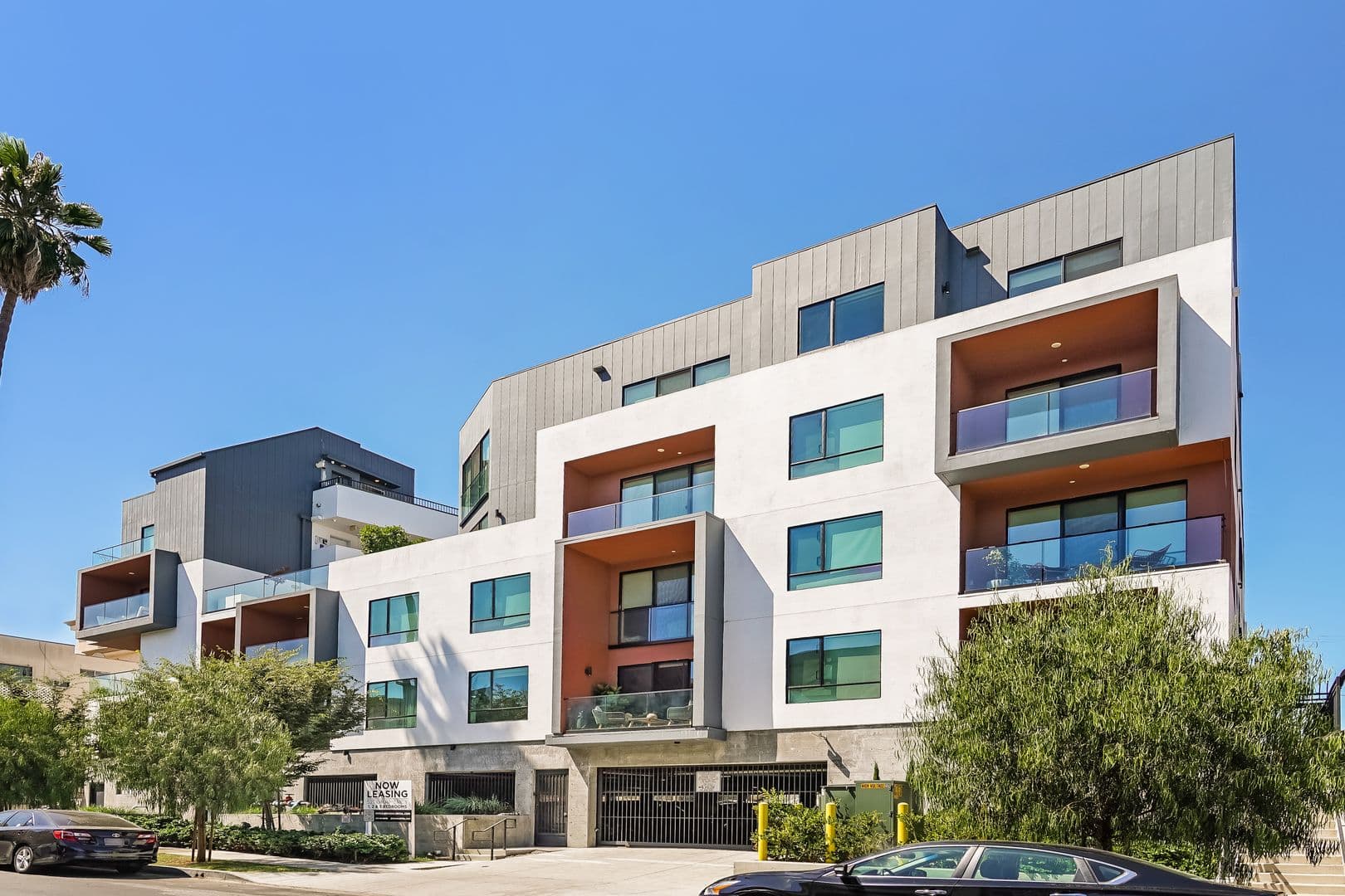 Los Angeles Apartment: 521 N. Gramercy Pl.