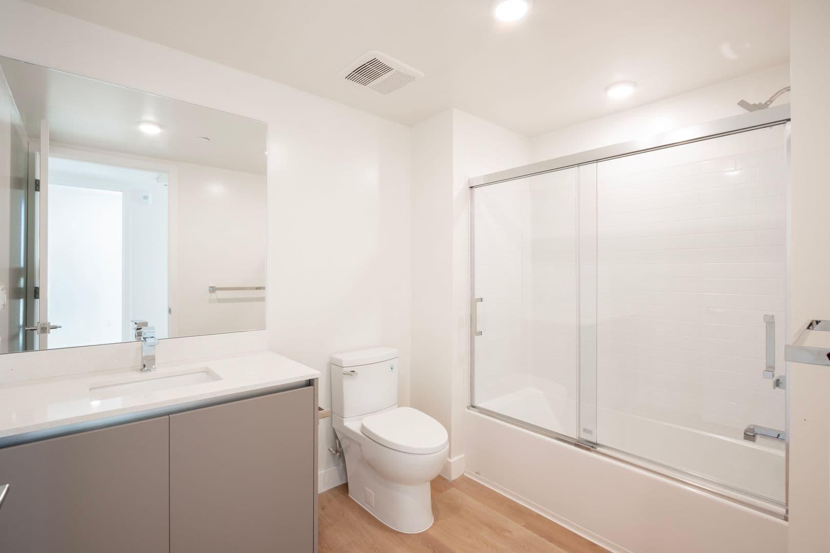 Los Angeles Apartment: 1126 Cornwell St.