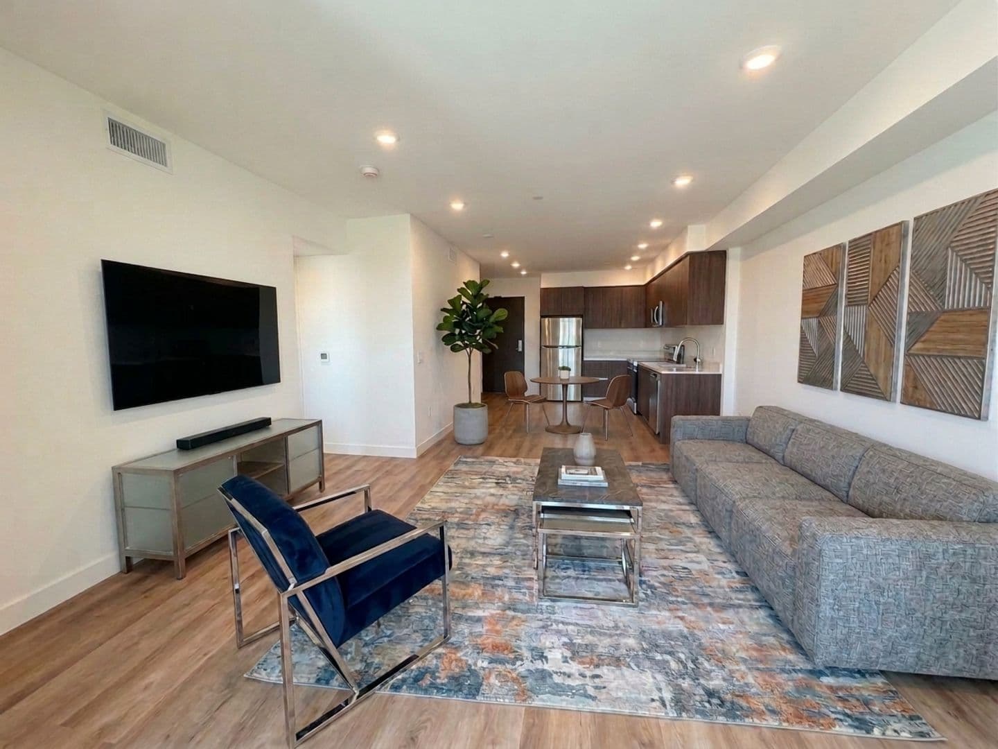 Los Angeles Apartment: 1126 Cornwell St.