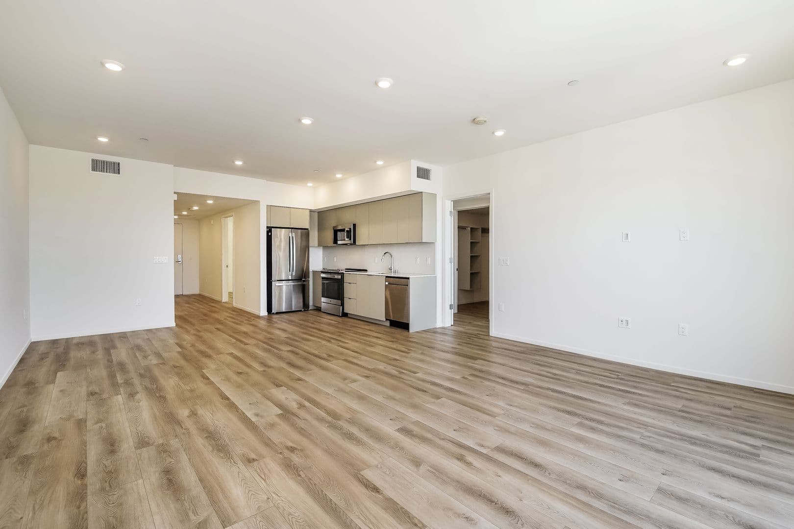 Los Angeles Apartment: 521 N. Gramercy Pl.