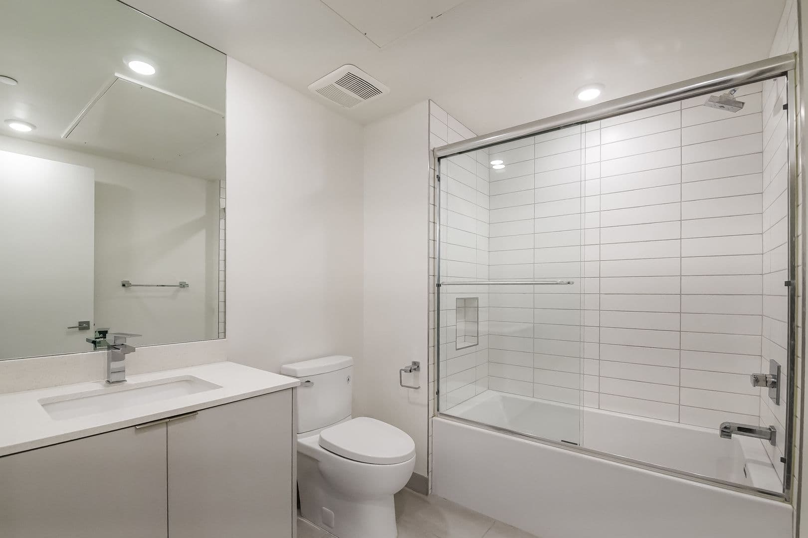 Los Angeles Apartment: 521 N. Gramercy Pl.