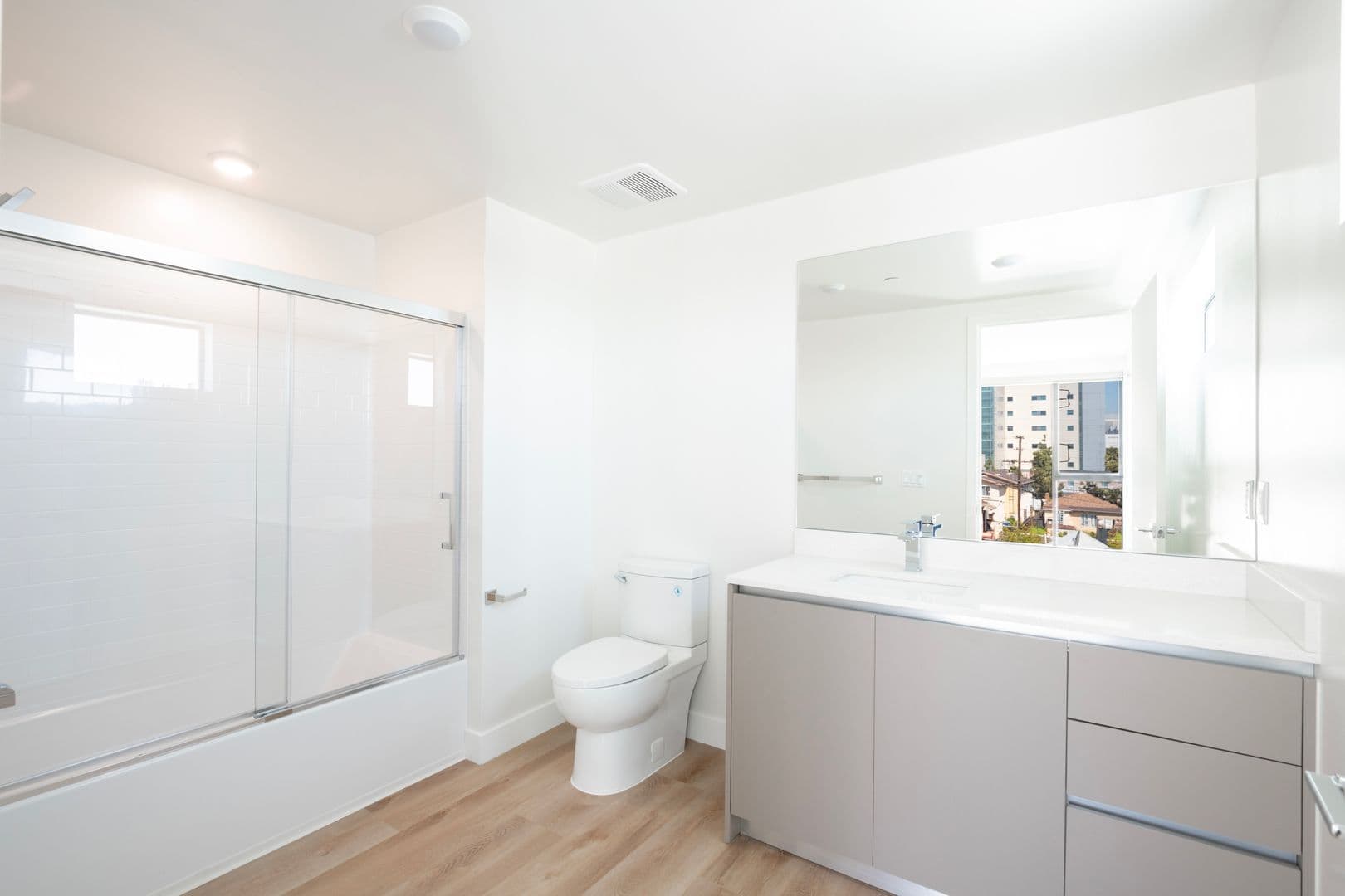 Los Angeles Apartment: 1126 Cornwell St.