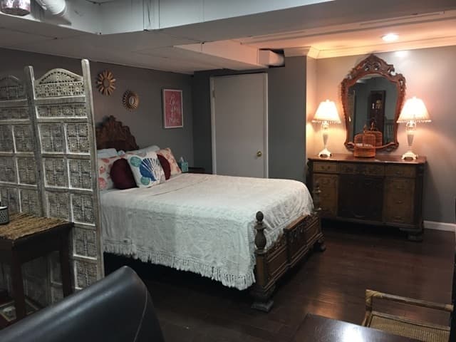 Loudonville House: 7 fenway court