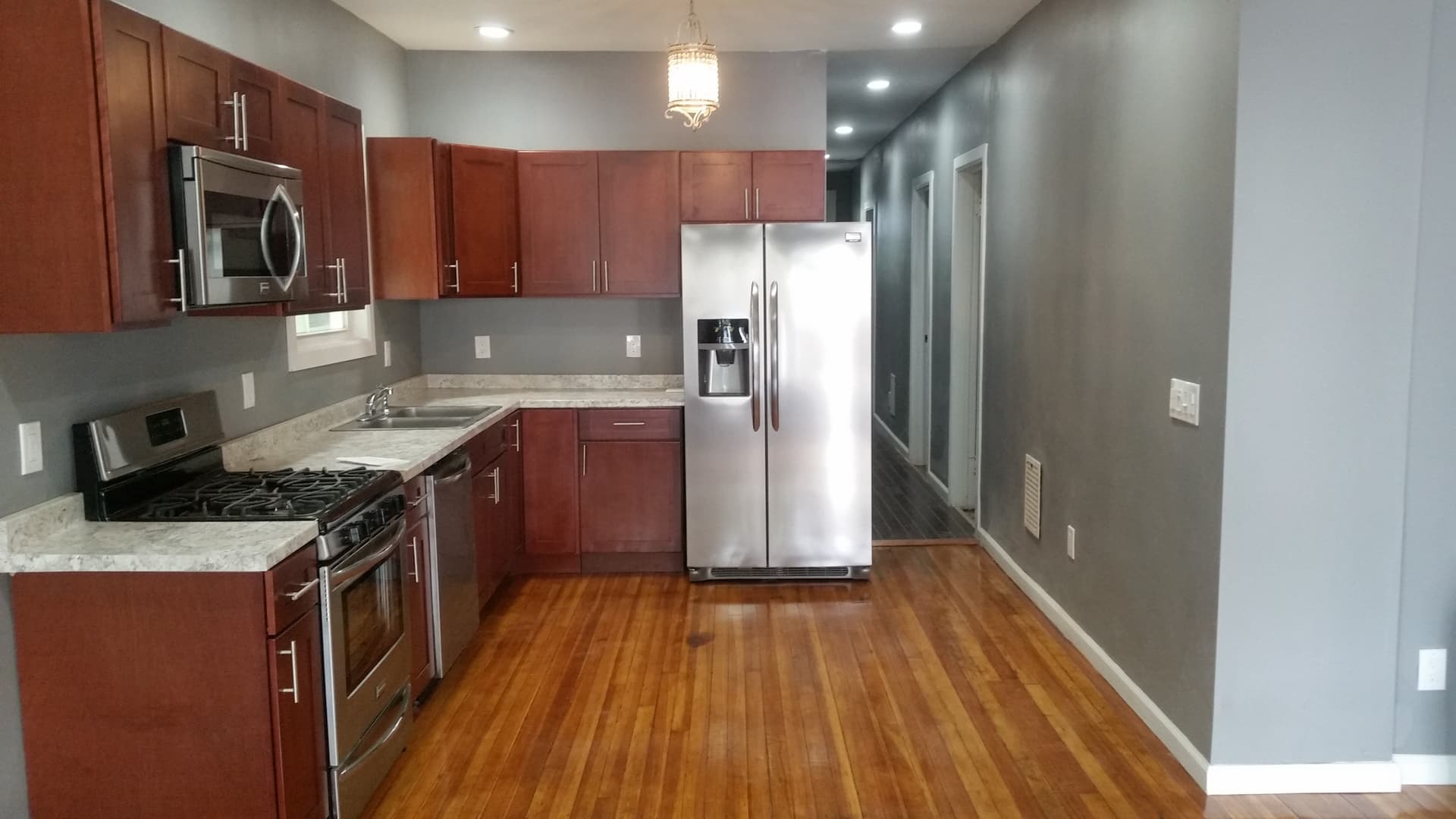 Albany Apartment: 58 Elberon Place