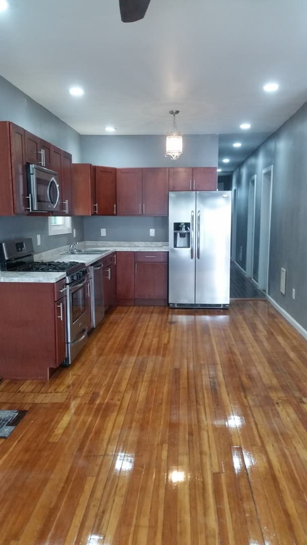 Albany Apartment: 58 Elberon Place