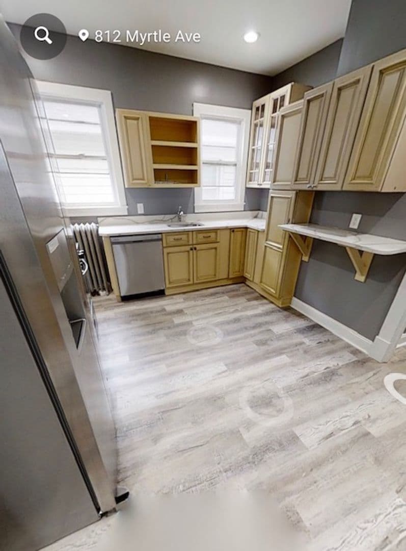 Albany Apartment: 812 Myrtle Ave