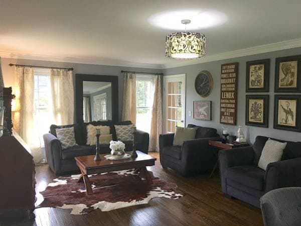 Loudonville House: 7 fenway court
