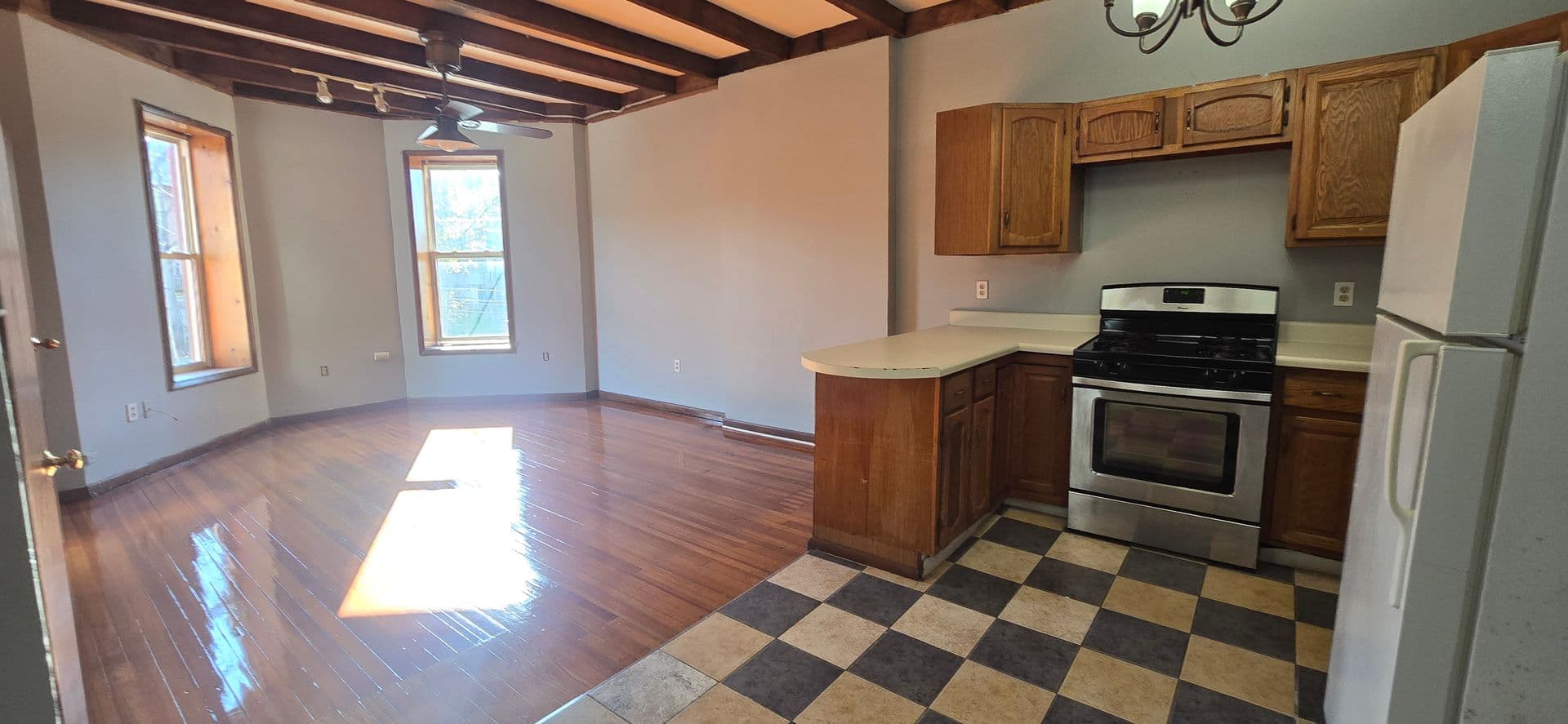 Albany Apartment: 19 Elberon Place