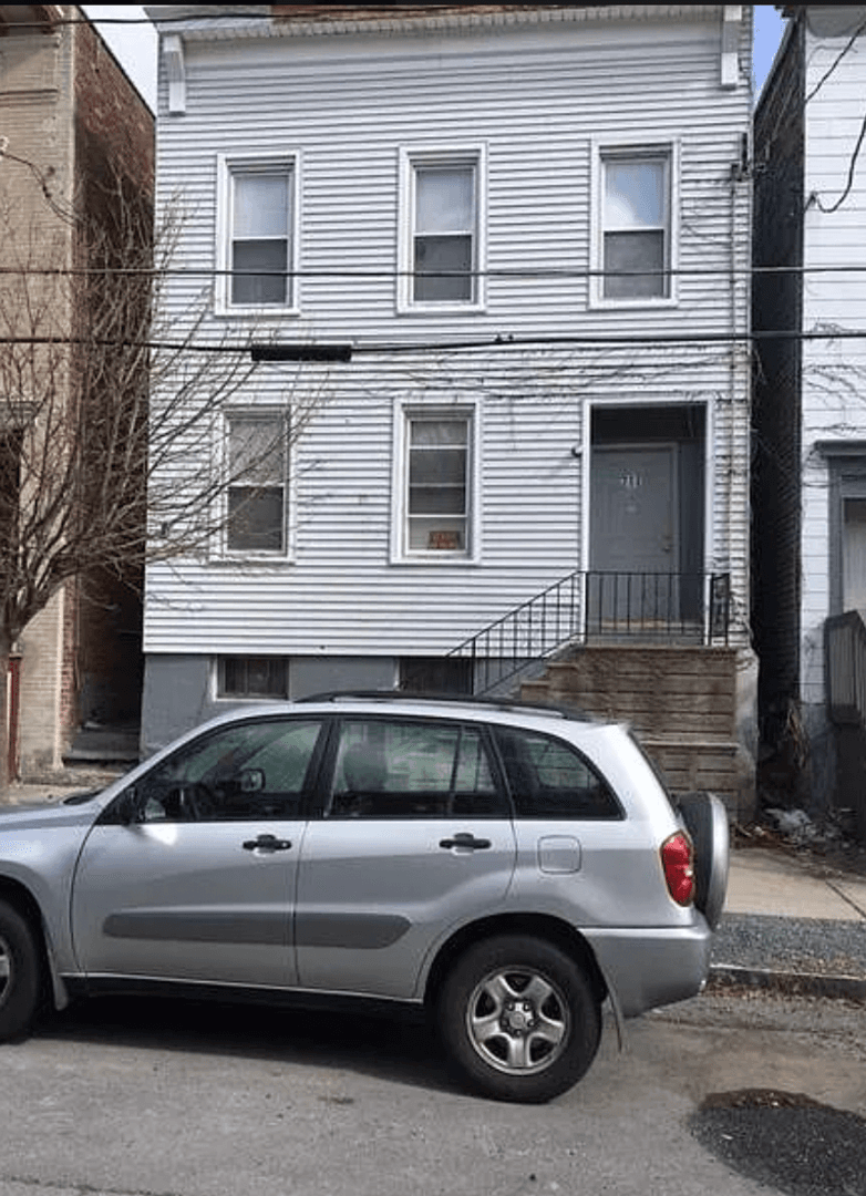 Albany Apartment: 711 State Street
