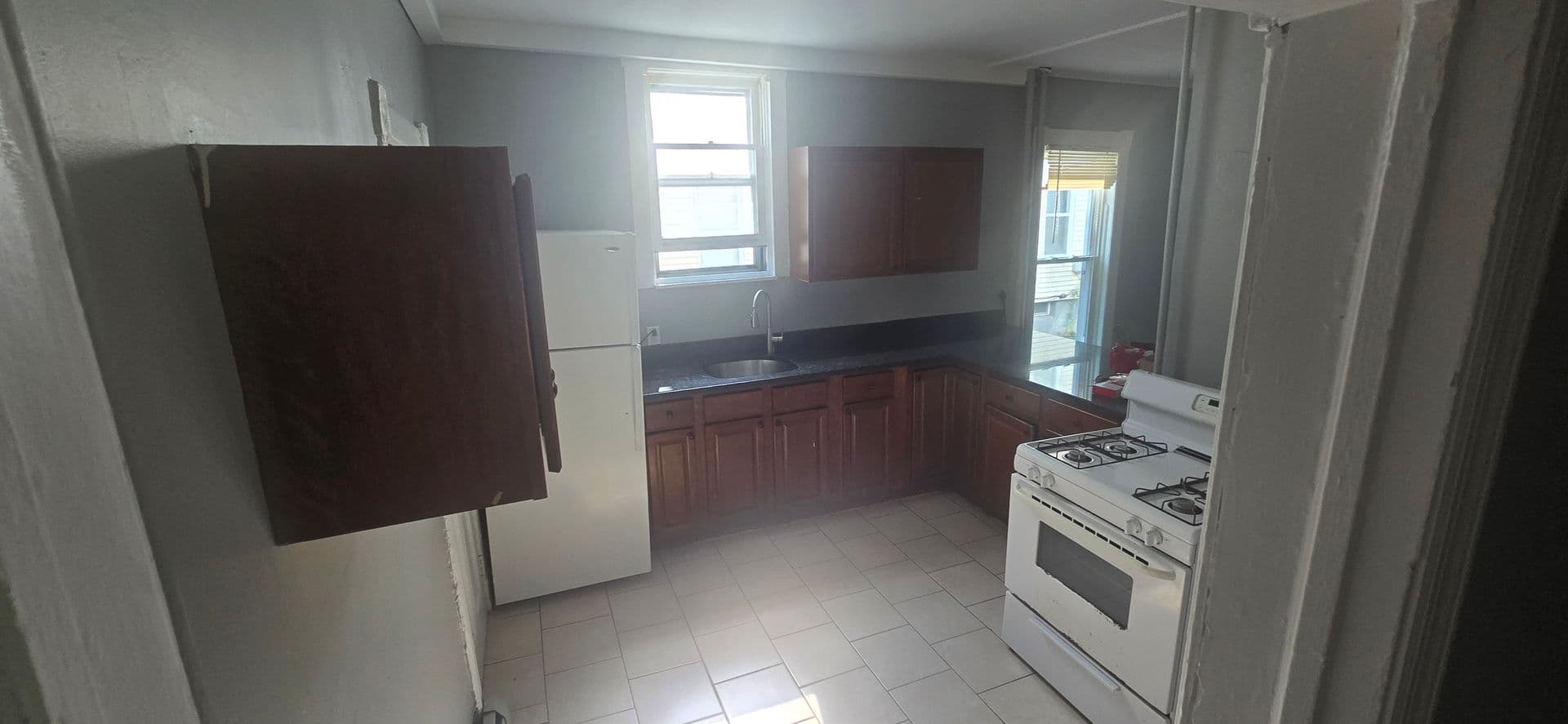 Albany Apartment: 203 Partridge Street
