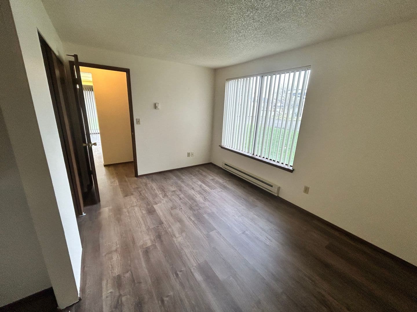 Enumclaw Apartment: 2561-2615 & 2530-2534 Warner Ave