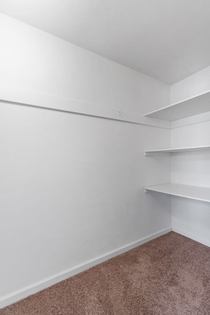 Enumclaw Apartment: 1910 James St