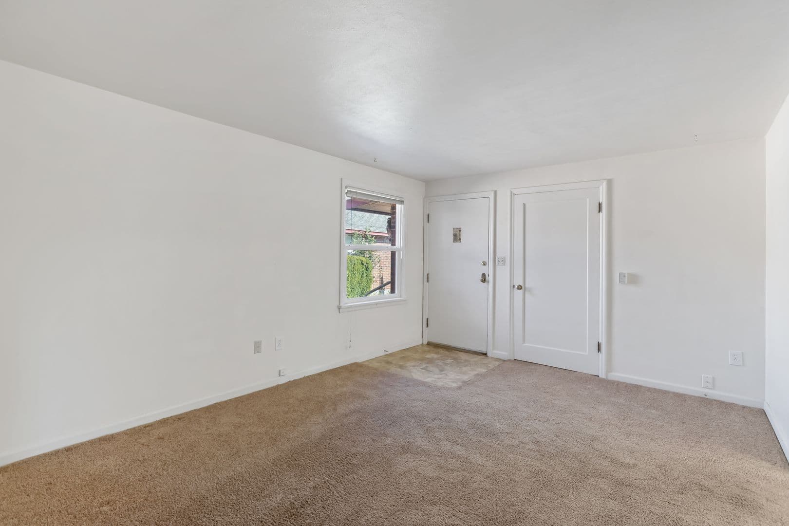Enumclaw Apartment: 1910 James St