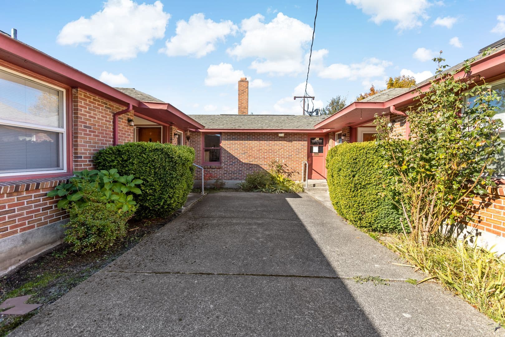 Enumclaw Apartment: 1910 James St