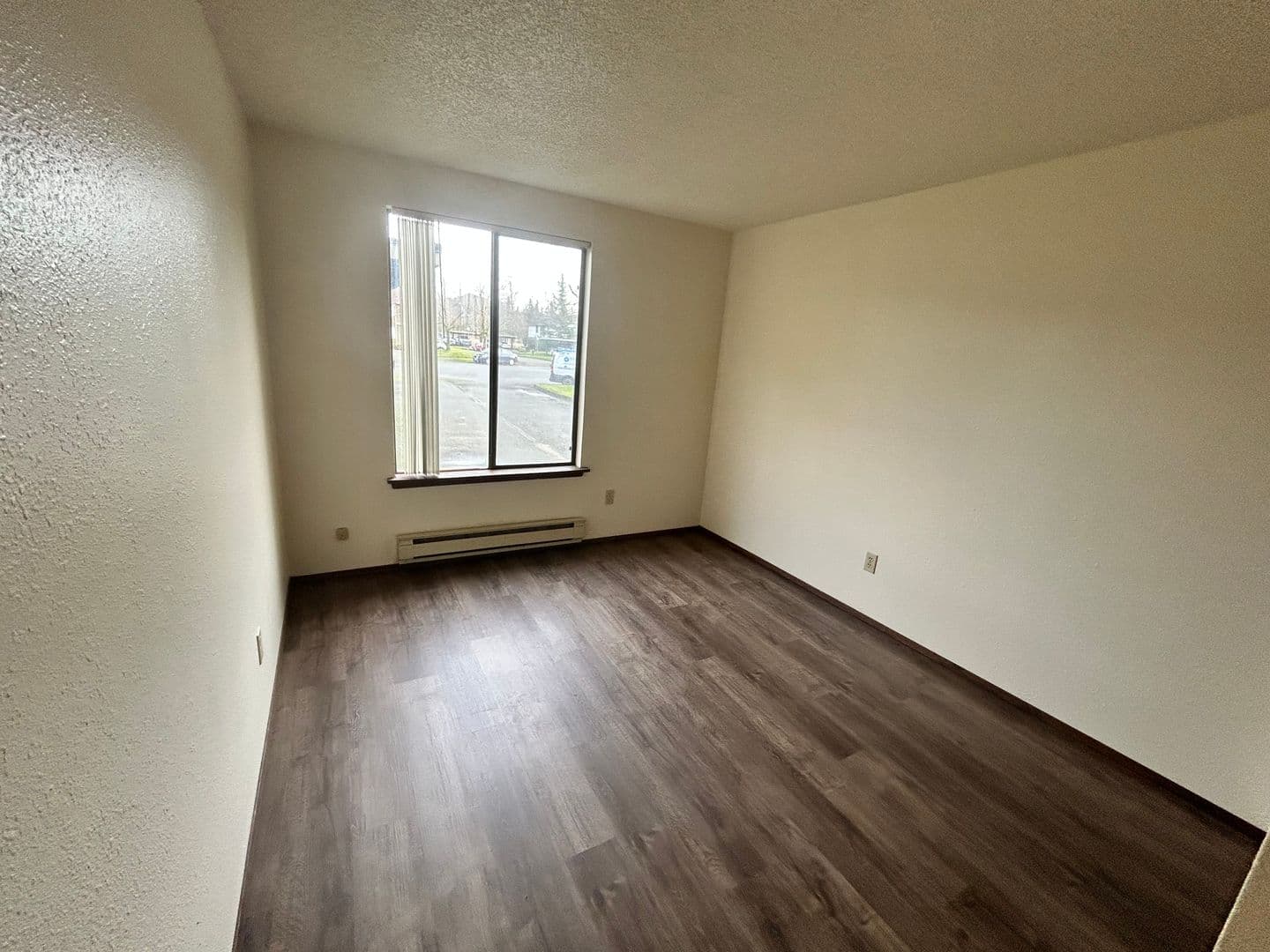 Enumclaw Apartment: 2561-2615 & 2530-2534 Warner Ave