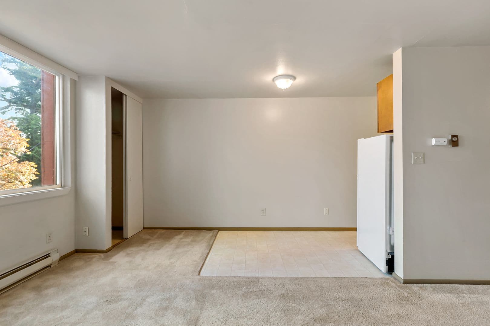 Seattle Apartment: 5625 15th Ave NE