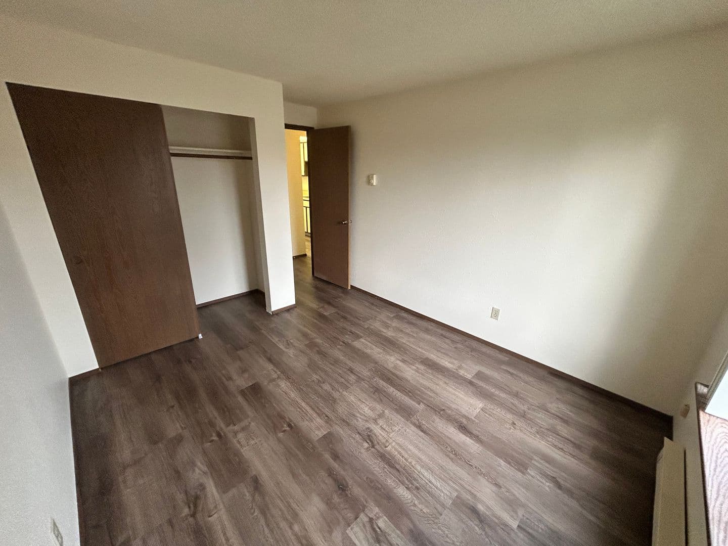 Enumclaw Apartment: 2561-2615 & 2530-2534 Warner Ave