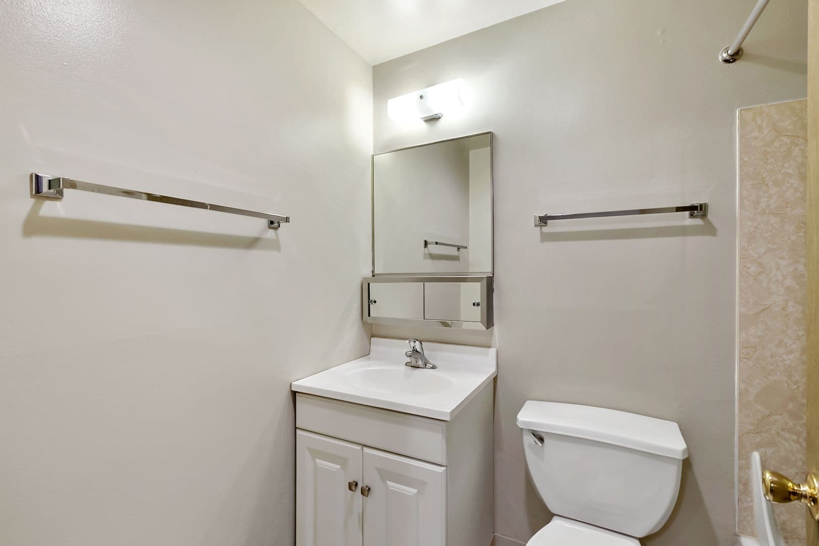 Seattle Apartment: 5625 15th Ave NE