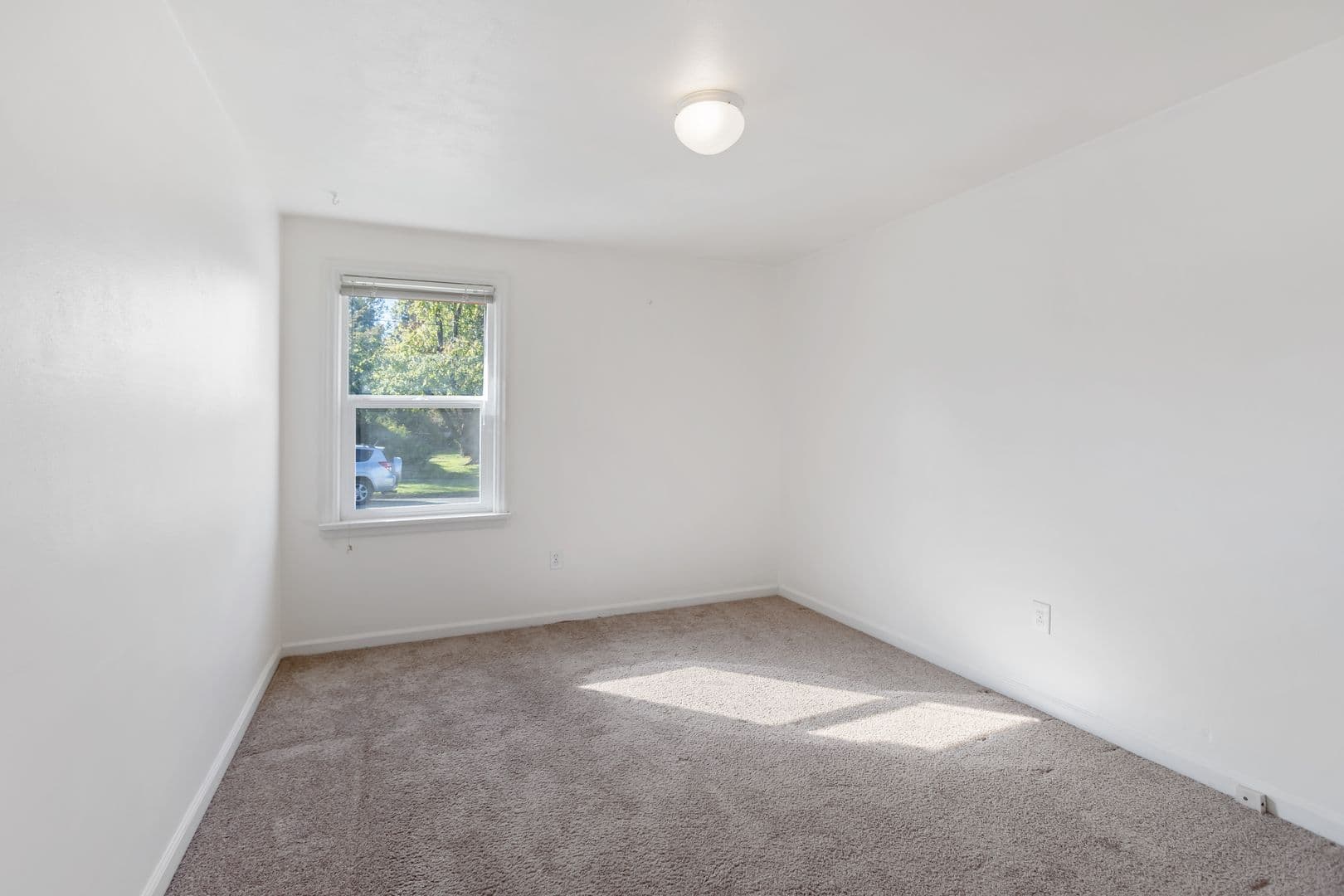 Enumclaw Apartment: 1910 James St