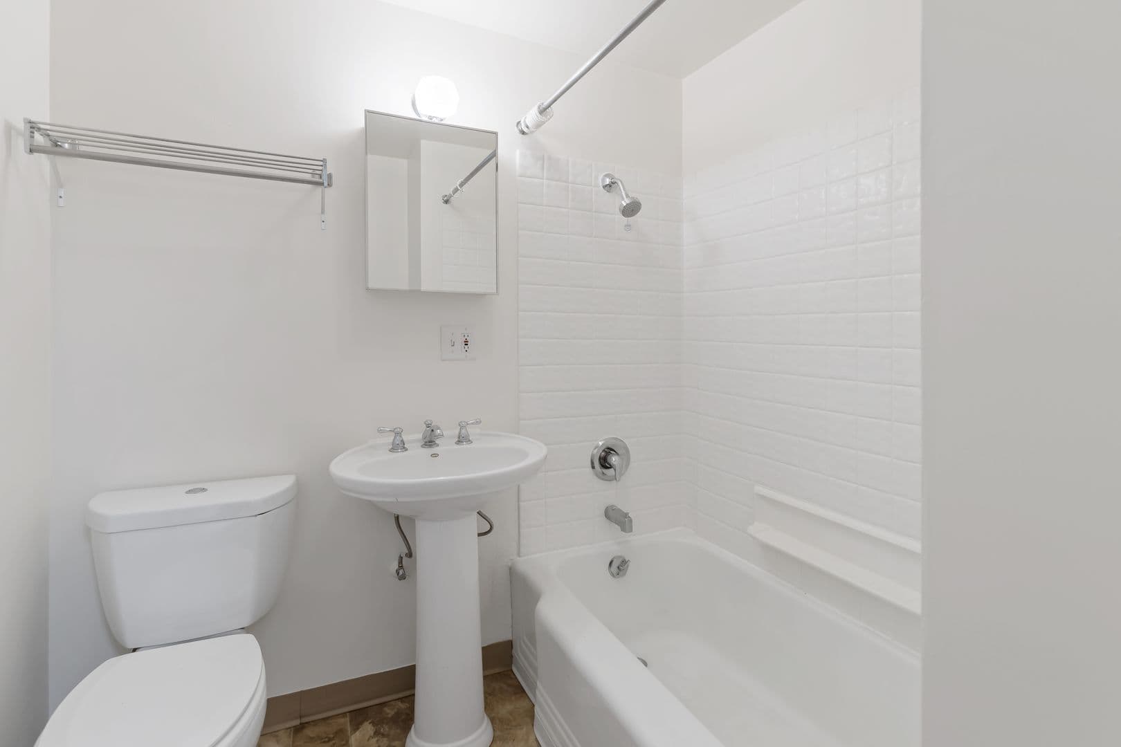 Enumclaw Apartment: 1910 James St