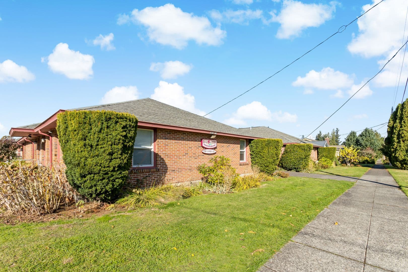 Enumclaw Apartment: 1910 James St